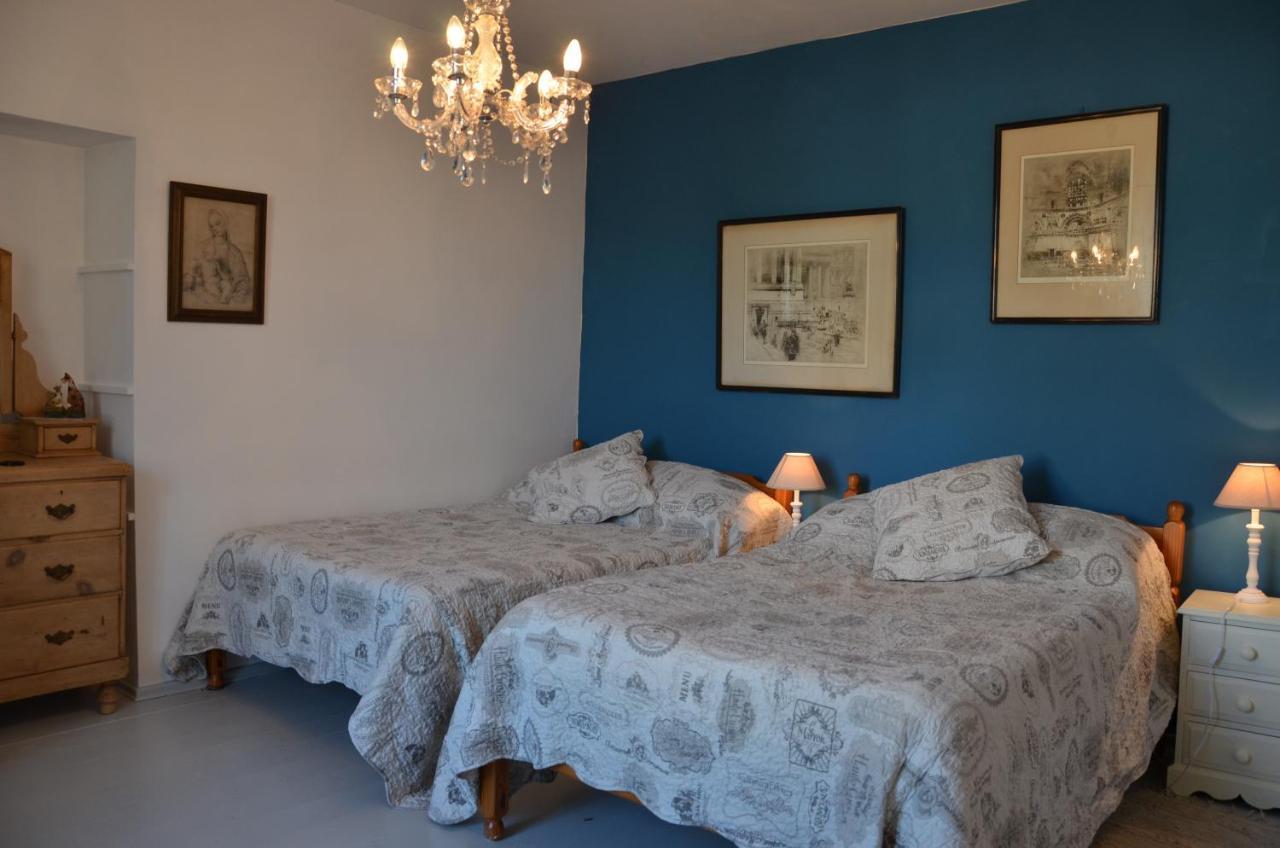 Chez Madeleine Bed & Breakfast Saint-Colomb-de-Lauzun ภายนอก รูปภาพ
