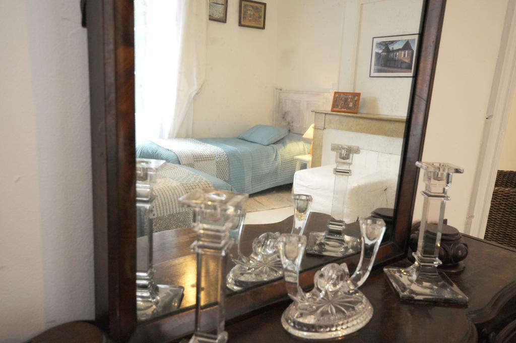 Chez Madeleine Bed & Breakfast Saint-Colomb-de-Lauzun ภายนอก รูปภาพ
