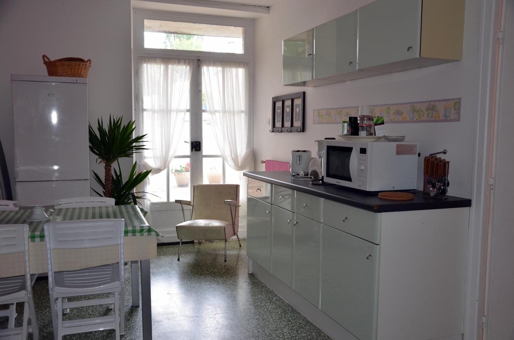 Chez Madeleine Bed & Breakfast Saint-Colomb-de-Lauzun ภายนอก รูปภาพ
