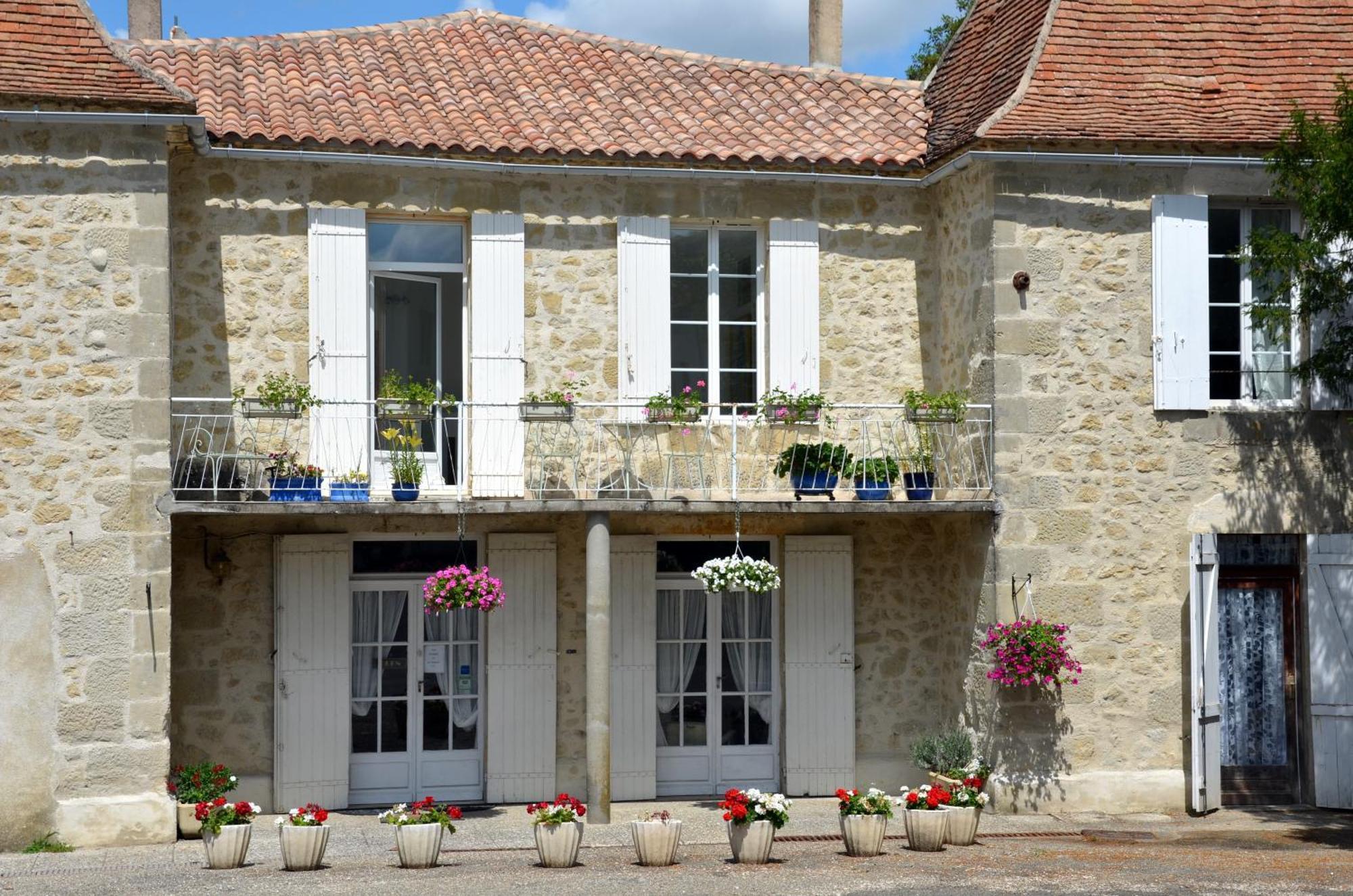 Chez Madeleine Bed & Breakfast Saint-Colomb-de-Lauzun ภายนอก รูปภาพ