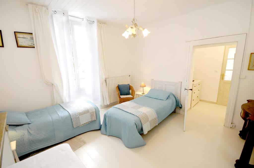 Chez Madeleine Bed & Breakfast Saint-Colomb-de-Lauzun ห้อง รูปภาพ