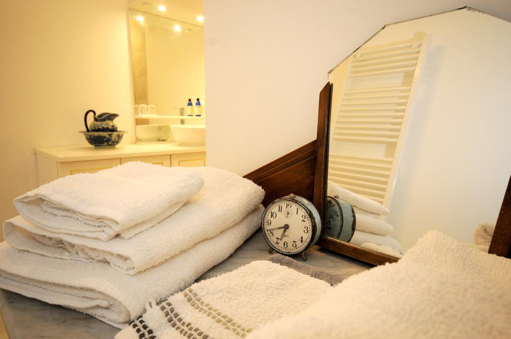 Chez Madeleine Bed & Breakfast Saint-Colomb-de-Lauzun ห้อง รูปภาพ