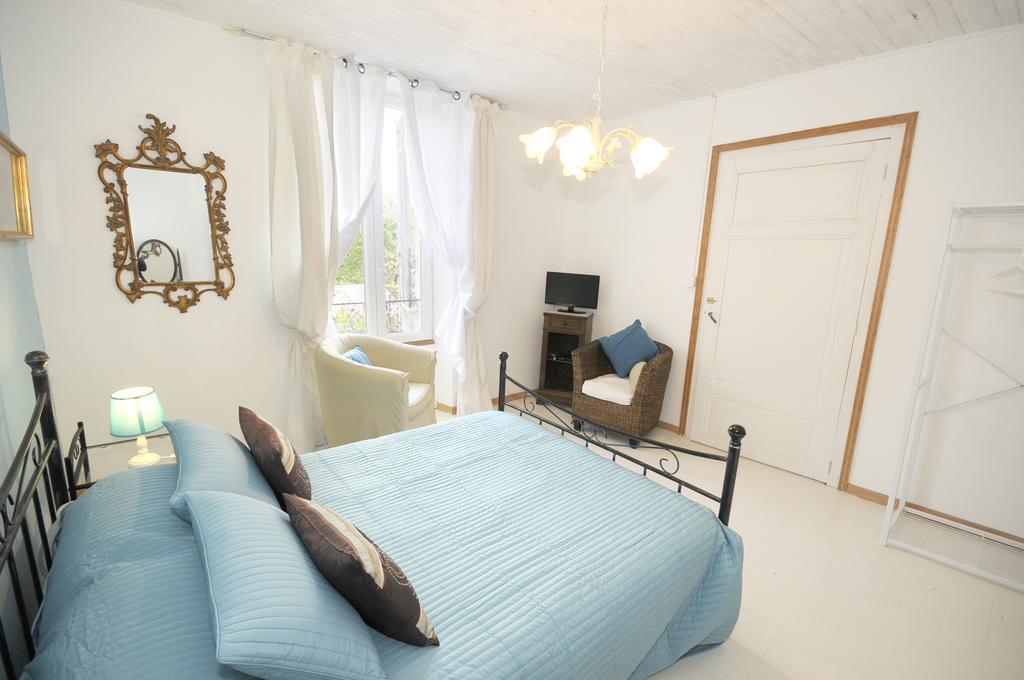 Chez Madeleine Bed & Breakfast Saint-Colomb-de-Lauzun ห้อง รูปภาพ