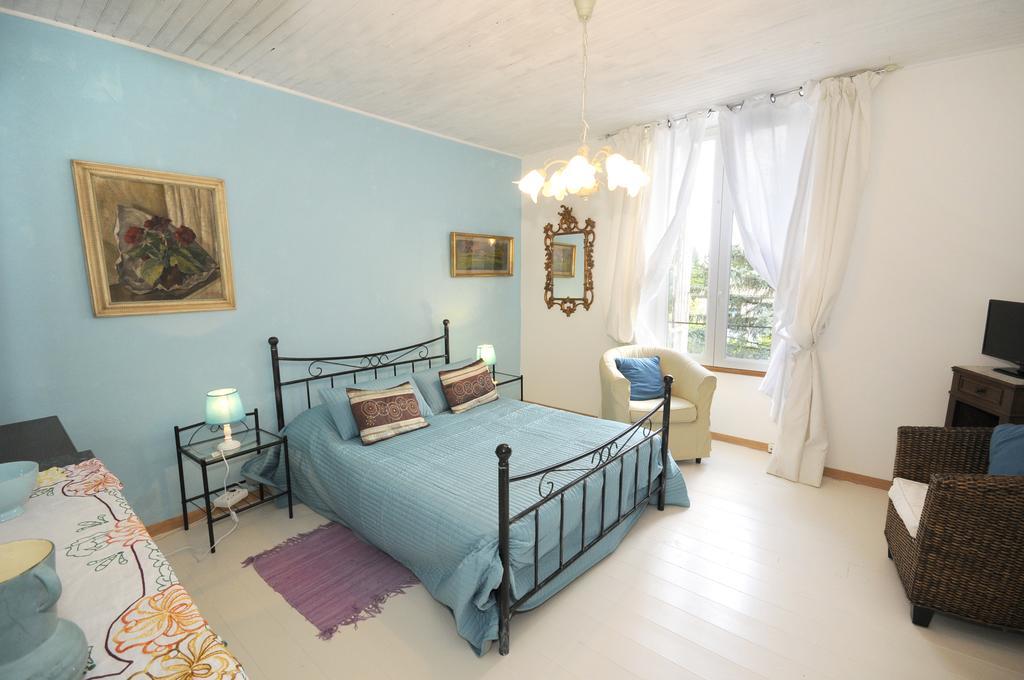 Chez Madeleine Bed & Breakfast Saint-Colomb-de-Lauzun ห้อง รูปภาพ