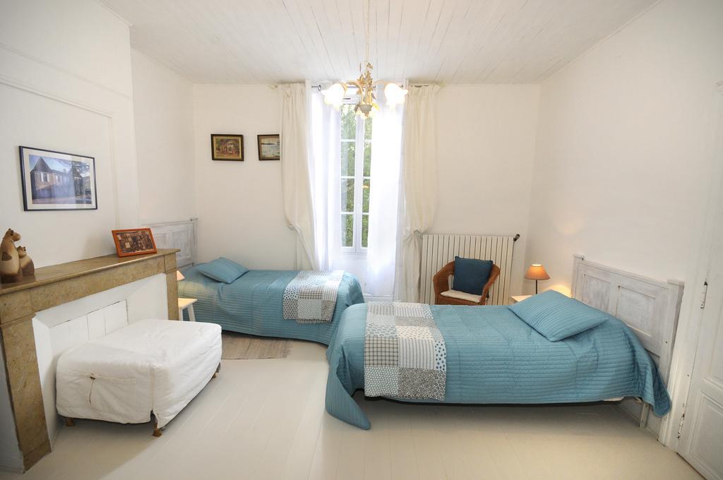 Chez Madeleine Bed & Breakfast Saint-Colomb-de-Lauzun ห้อง รูปภาพ